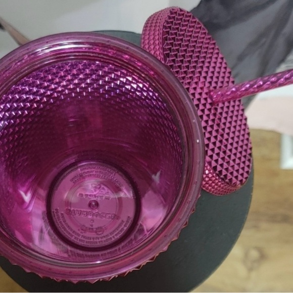 Starbucks 2022 Tumbler 16oz Grande Pink
Holiday Christmas Bling LIMITED EDITION - Picture 7 of 11